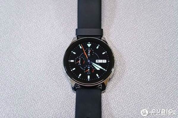 表盘|经典圆表设计，支持eSIM通话、Jovi语音，vivo Watch2评测报告