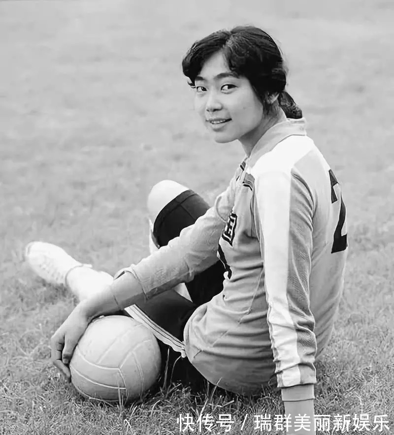 新体育|她是女排唯一五冠王,退役下海经商身家上亿,女儿是清华博士