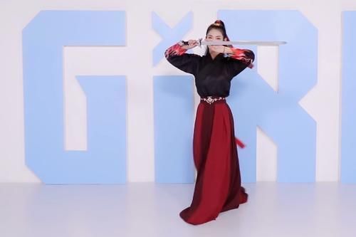 出场|青你2学员虞书欣模仿奥黛丽赫本不算啥,“夷陵老祖”出场秀翻