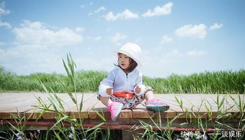 礼物|家有“小棉袄”,要送她这四件礼物,20年后女儿会加倍感激