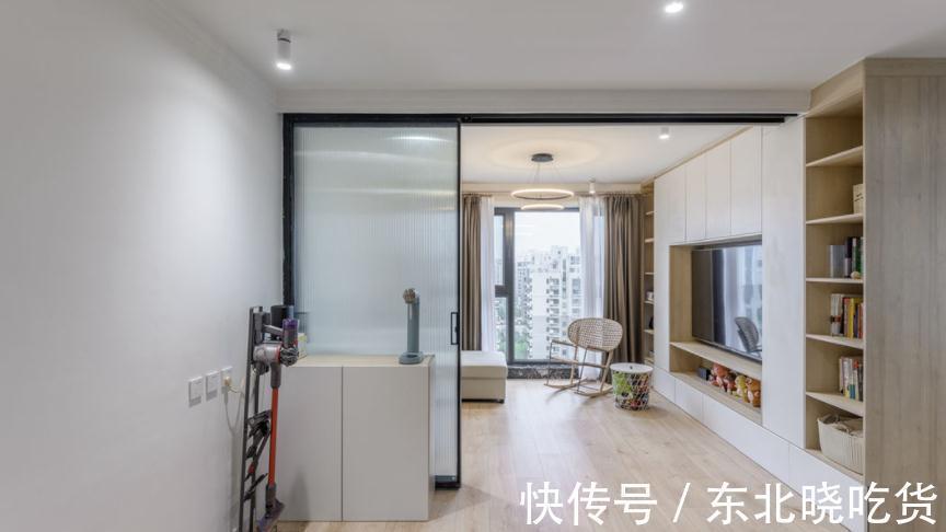 次卧|现代风格的绝美搭配,厨房和餐厅连在一起,不仅实用还能享受阳光