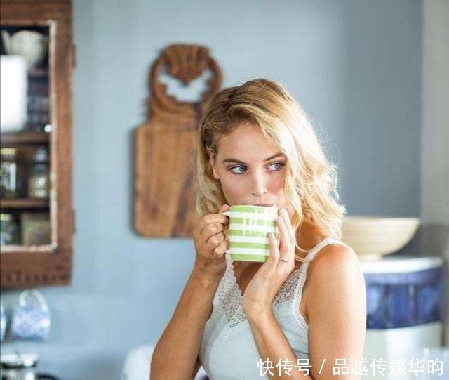 皮肤|上了年纪却不显老的人,通常会有这3个好习惯,看看你有吗?