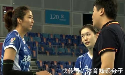 孙樊琼|4人得分上双,上海女排3-0胜云南,王之腾仍不满,赛后指导2队员
