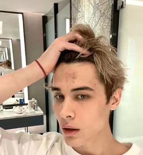 综艺|开场就打,李斯丹妮下手太“狠”,吓懵邓紫棋惊呼:女人果然更狠