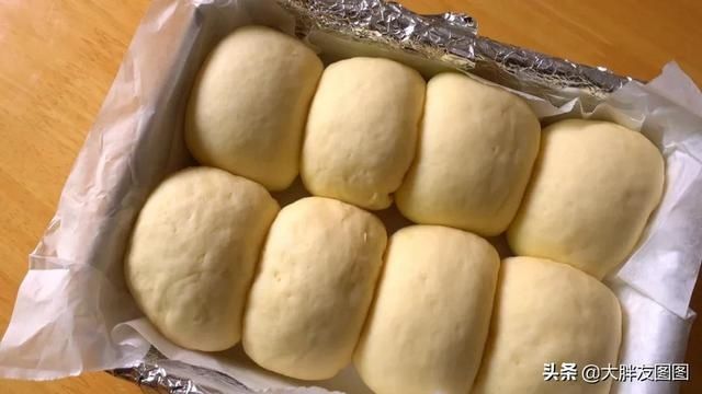 揭秘！奶黄包的家常做法，爆浆流心，软到捏不住