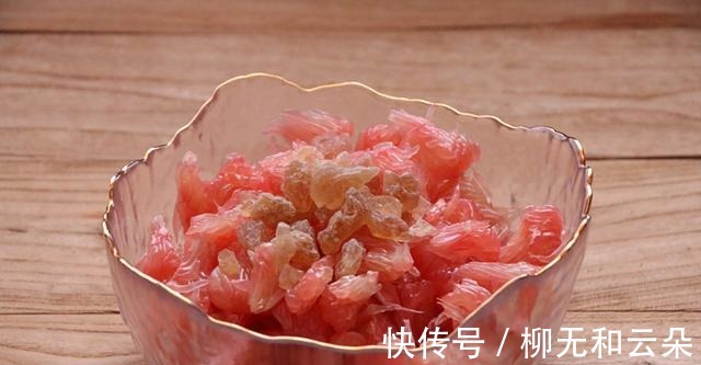 秋季干燥，要常吃这食材，4块一斤营养高，剥好皮再熬一熬好香呀！
