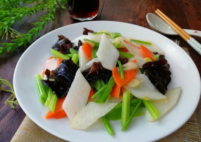 中秋家宴,别全都是大鱼大肉,12道素菜小炒,荤素搭配,清淡解腻