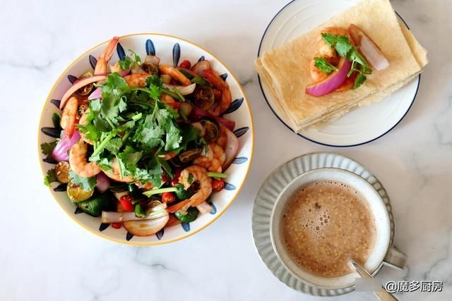 家宴|一斤虾做一盘菜，营养美味做法简单，可以列入中秋家宴菜单了