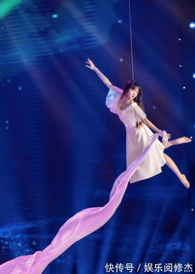 温果希星光大道舞台一秒哭戏仙女落泪！唱歌演戏多面发展，表演直击人心～