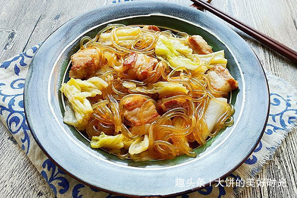 大饼|早餐不吃馒头了,天冷就适合来一锅,有肉有菜,吃上一碗暖心暖胃