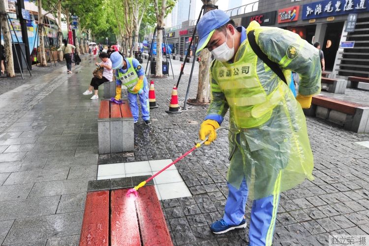 防疫警觉心要提起来，防护动作必须一丝不苟|文汇时评 | 防控