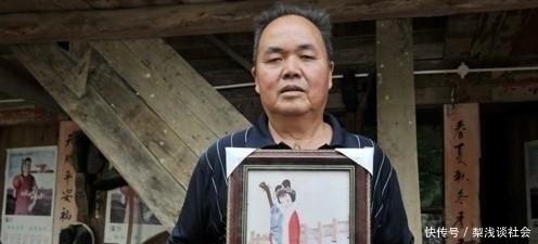 老农|老农捡到铜虎,2次上交专家都称是假货,10元卖掉如今值上亿