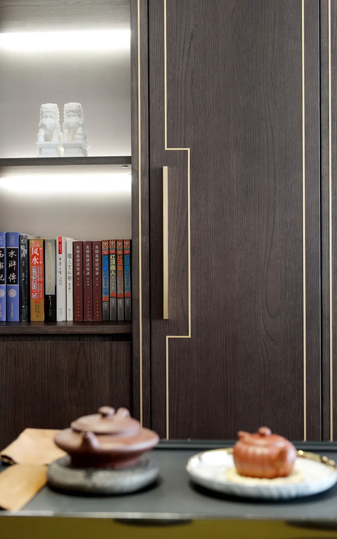 诗意|210㎡新中式,现代简雅舒适,中式端庄布置,营造禅意气质