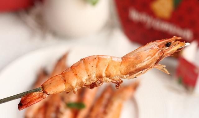 心脑血管|自制家庭版的烤虾，香脆鲜美，一个烤箱就搞定了，家人都爱吃