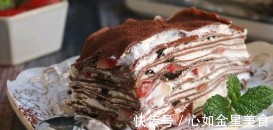 奥利奥草莓千层蛋糕，搅一搅就能做好，一口下去奶香浓郁！