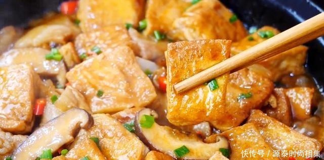 砂锅|豆腐和它最配,丢进砂锅里越炖越好吃,出锅香气四溢全家人都爱吃