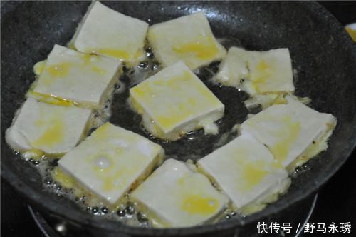 中国人|煎豆腐,直接下锅大错特错!多加一步,豆腐不碎不粘,焦香鲜嫩!