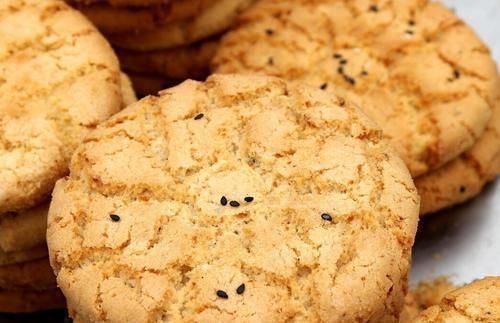 外面20一斤的桃酥,自己在家就能做,香甜又酥脆,做法简单成本低