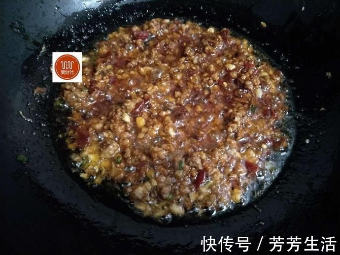 下饭|夏天就该这样吃茄子，不用过油，软嫩多汁，美味又下饭，比吃肉香