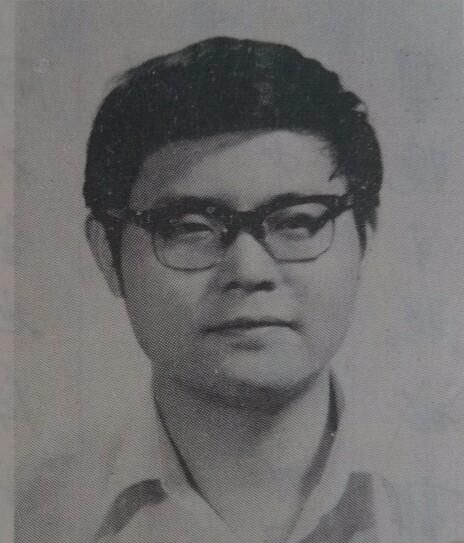 顾仲安#中国硬笔书协副主席顾仲安的行书,洒脱飘逸,曾获首届硬笔特等奖