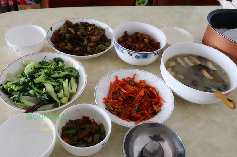 萝卜干|一家四口的晚餐，四菜一汤不足30元，有荤有素，简单美味！