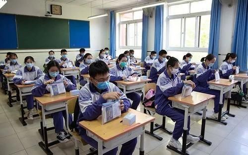 奶酪体$从楔形体到奶酪体,再到鲸落体,字体里边最野的,还得是医学体