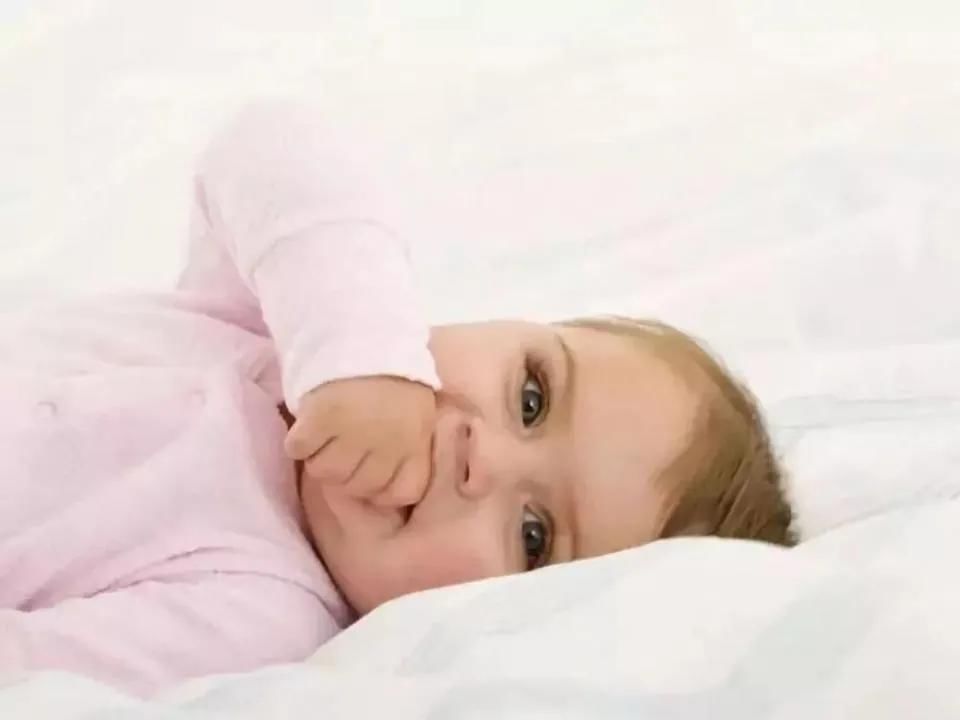 餐具|一岁以内的宝宝，不能做这10件事，家长必须懂