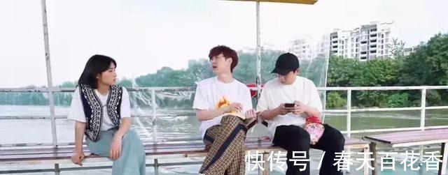 张艺兴|张艺兴认真读管理书籍，反遭“下头”式指点，请停止对他人的说教！