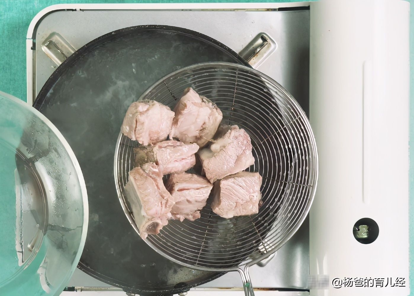  两样|排骨中加两样食材，鲜香肉嫩又营养，简单一炖，孩子特爱吃