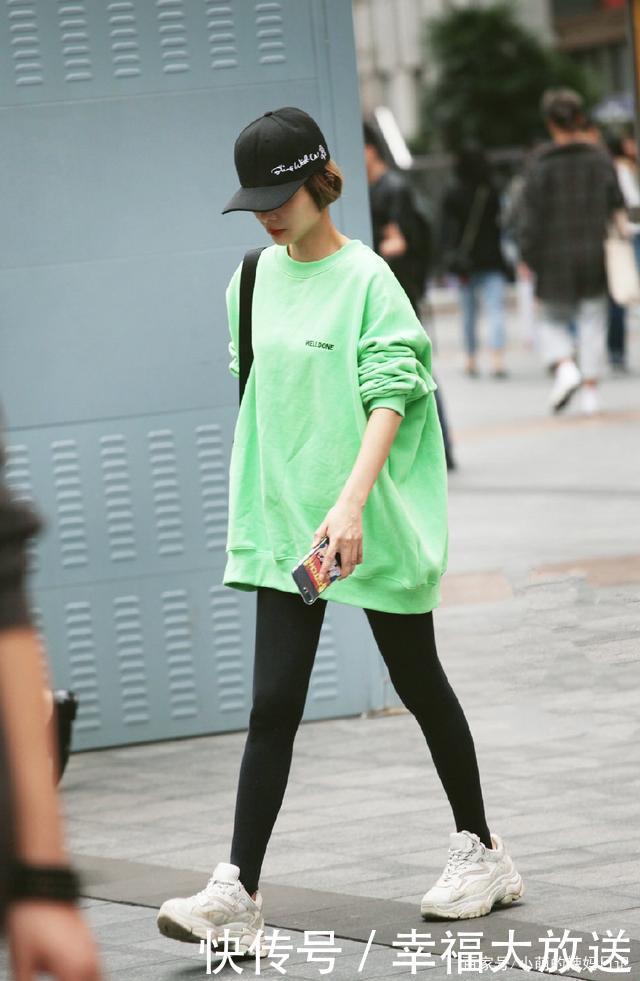 女人过了50岁就放弃穿“裙子”吧!换上这3种穿搭,从阿姨变回姐姐