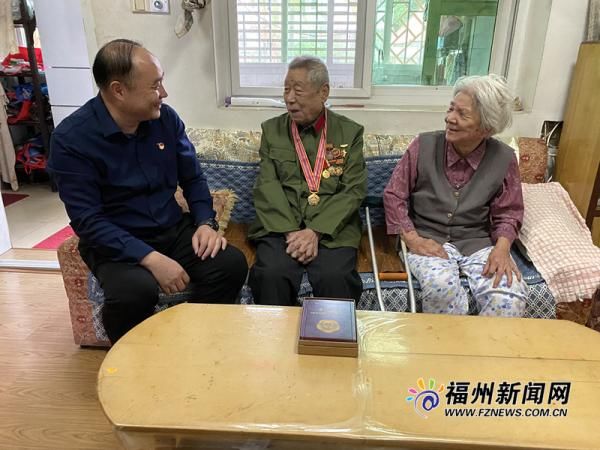 福州|福州为抗美援朝志愿军老战士代表颁发纪念章
