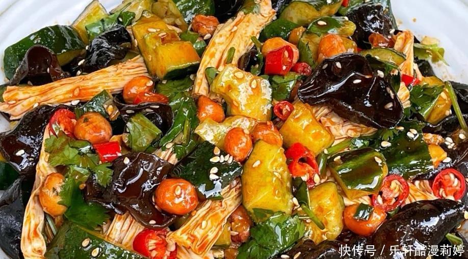 初五迎财神,记得吃3道“招财菜”,寓意财运连连,福气不断