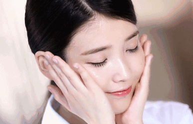 化妆棉|洗完脸千万不要直接用水拍爽肤水,小心皮肤越来越差!