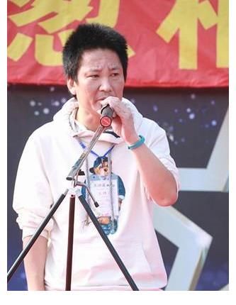 作家|何炅被导演实名举报，并提供了相关证据，湖南卫视到底怎么了？
