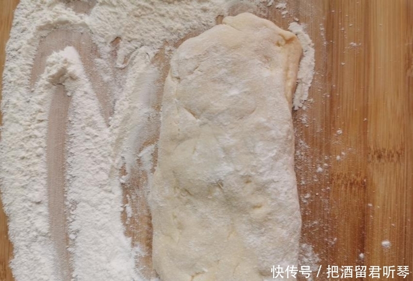 制作|早餐店油条的商用配方,外酥里嫩,手把手教你制作,用料精确到克