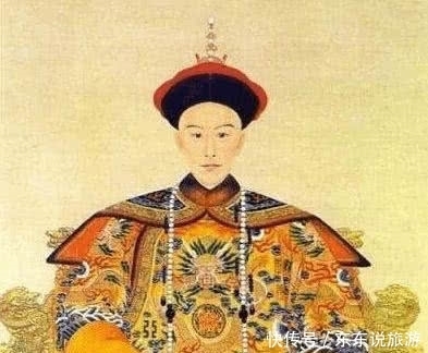 专家|溥仪晚年再游故宫, 专家正介绍一个花瓶的历史, 溥仪: 那是夜壶