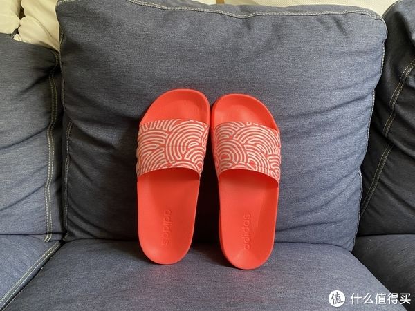 脚感 99元买一双adidas ADILETTE SHOWER拖鞋挺划算