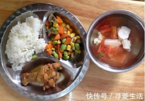 贫民餐|交着天价伙食费，孩子却吃着贫民餐，宝妈怒了：钱都花哪去了？