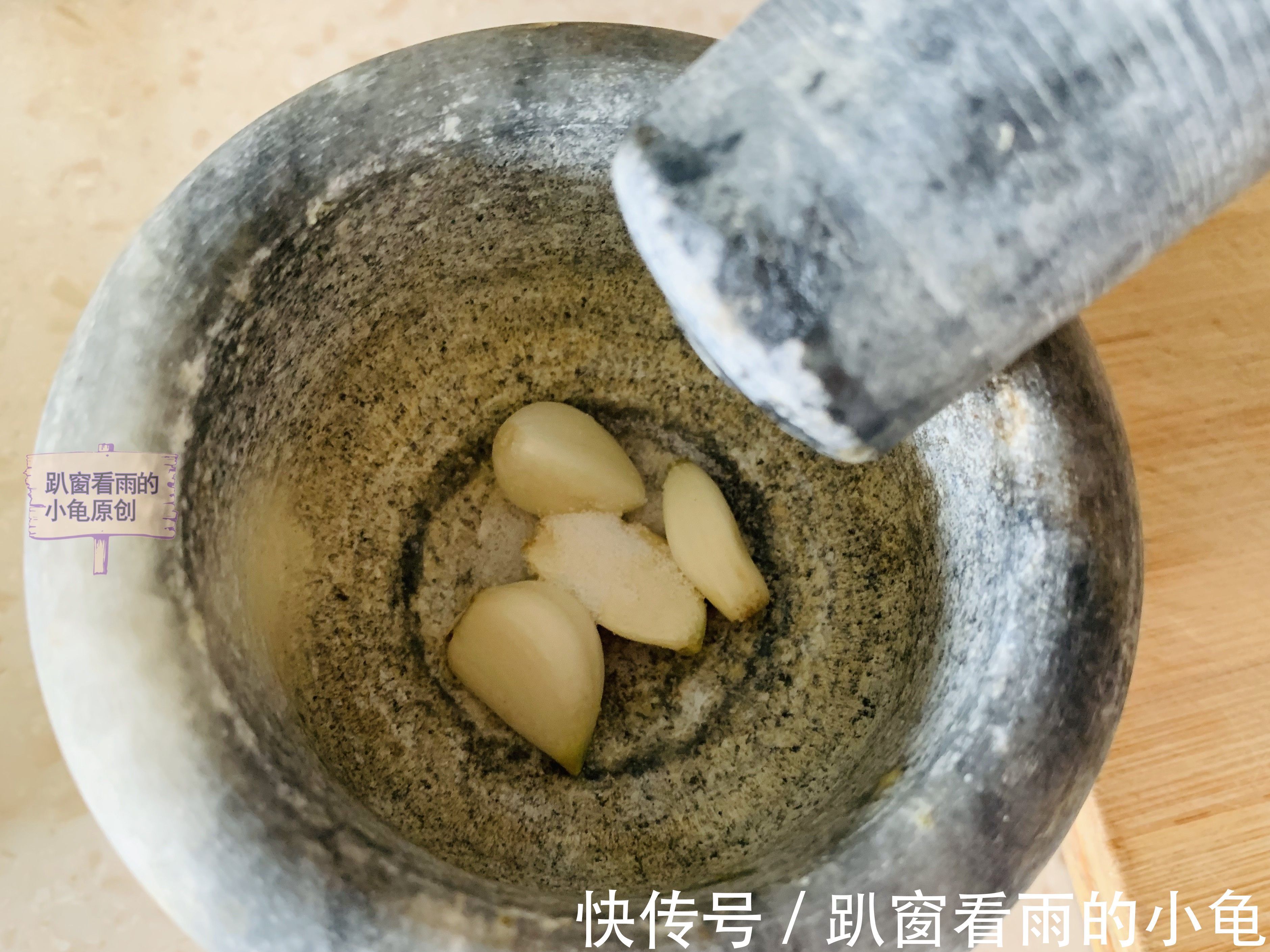 黄瓜|夏天,黄瓜凉菜就得这么做,吃起来清新爽脆,酸辣甜鲜