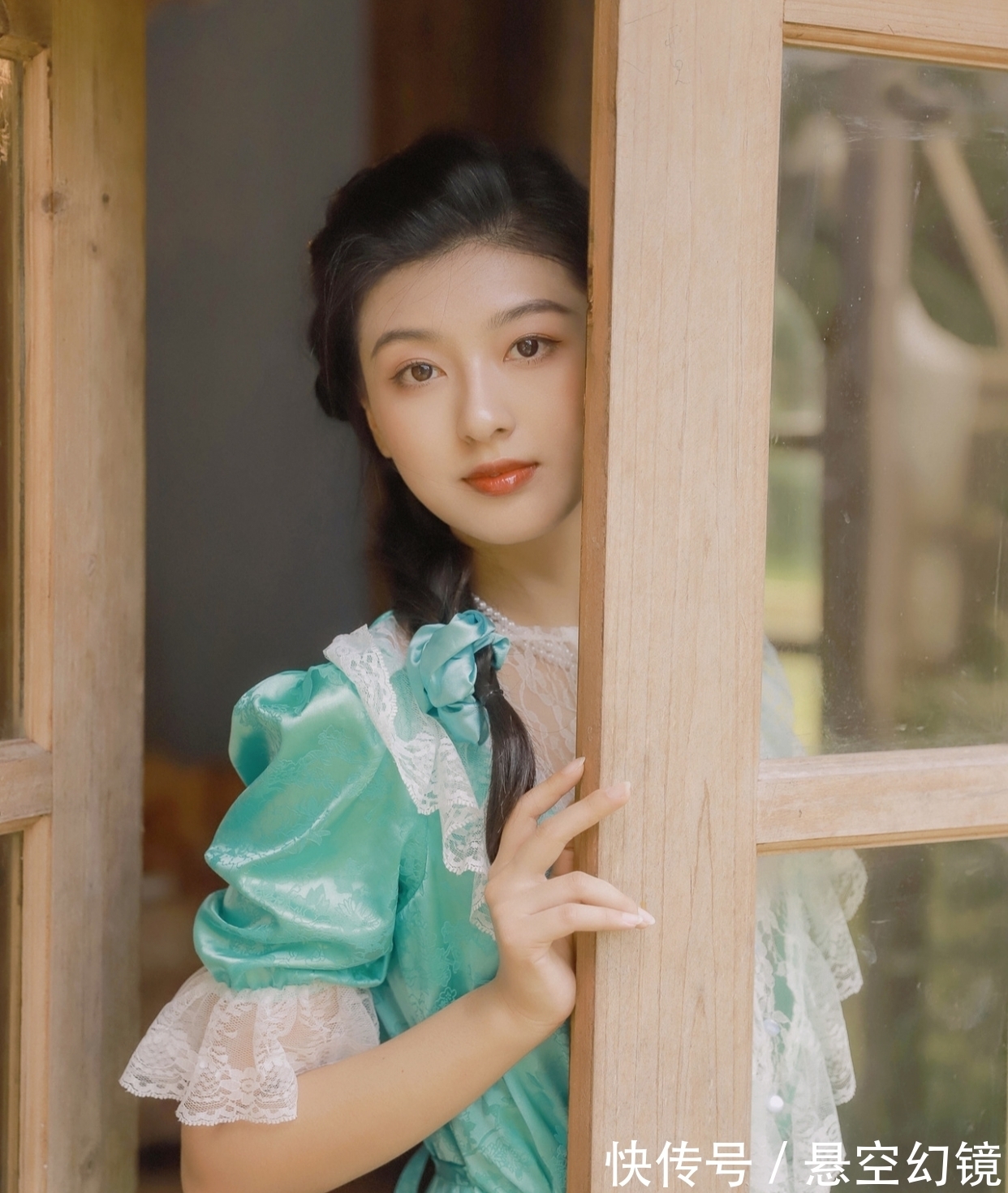 秋风&秋风清·词:闲吟乘客舟。浓浓秋韵人堪爱,几多苦恼空烦忧