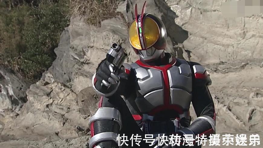假面骑士零一|不光假面骑士维斯使用手机枪,两位前辈骑士也用这个,他们是谁?