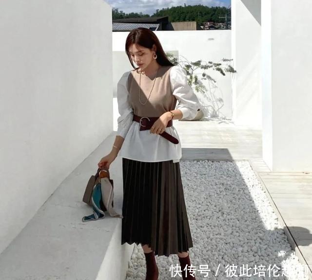韩国|韩国小个子今年秋冬走气质风!简约的搭配很显高,素雅又舒服!