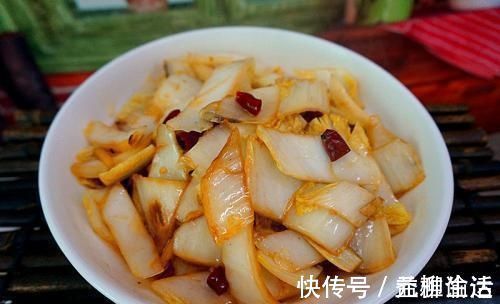 大厨|醋溜白菜，白菜直接下锅就错了，难怪不好吃，大厨这样做才对