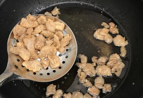 猪板油|熬猪油，很多人第一步就做错了，教你1招，熬好的猪油又白又香