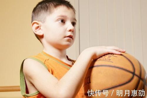 孩子|要孩子长大个,4个影响因素很重要,孩子常吃这些食物有助于长高