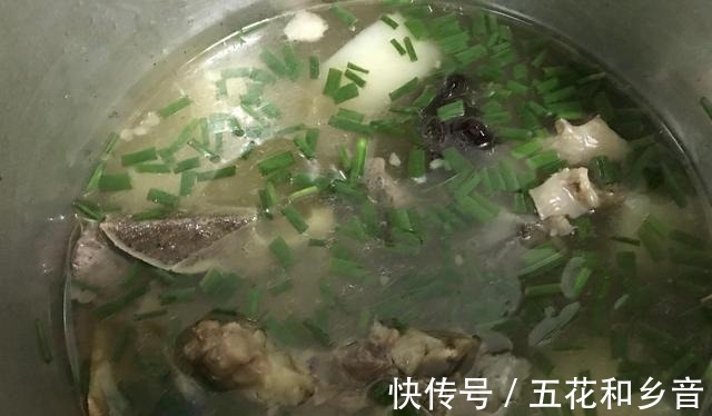 鲜美|想不想和我一起做白萝卜牛脊骨汤，不仅味道鲜美，更是营养丰富！