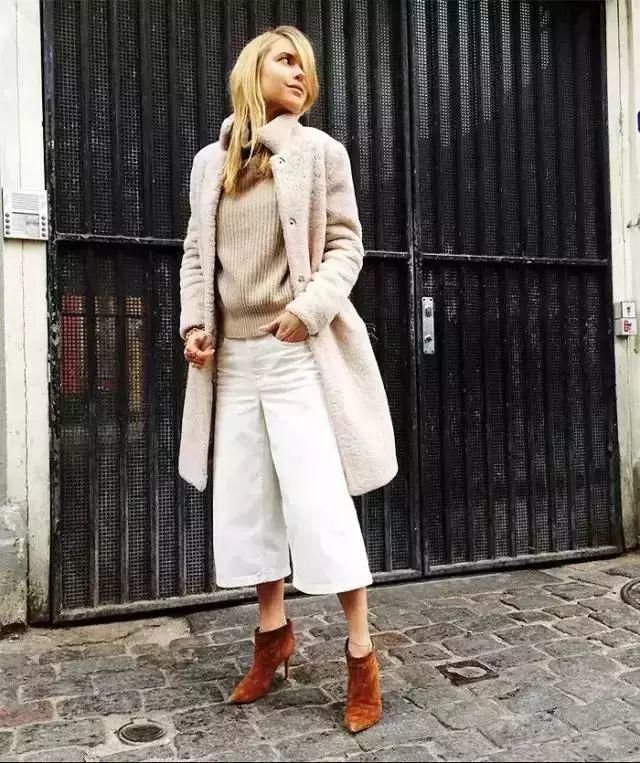 女人这样穿毛衣，从初秋时髦到寒冬！