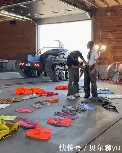 Yeezy x GAP 曝光,50刀不能更多了