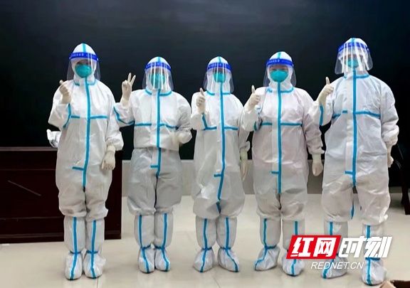 护城墙|凤凰县人民医院：白衣执甲，筑起凤凰古城“护城墙”