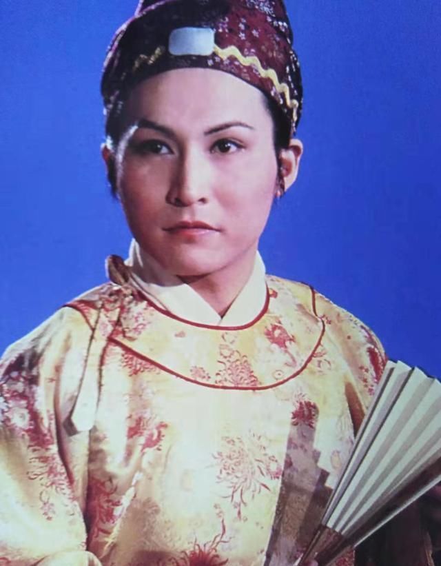 贵重的九龙佩|红楼梦贾琏为何把九龙佩送给尤二姐有一个说不出口的原因